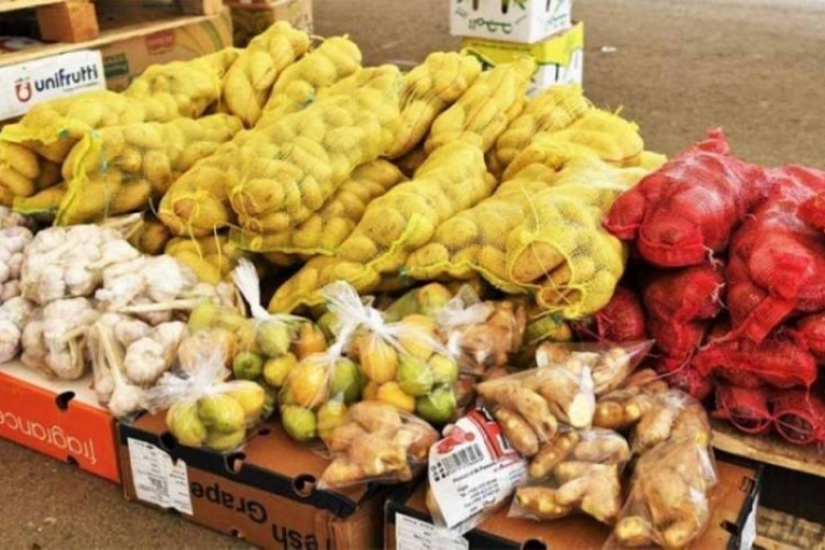 أمانة المدينة تستحدث سوقاً مؤقتاً للفاكهة والخضار في مخطط الملك فهد