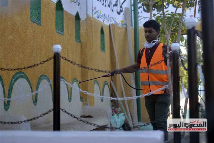 تعقيم 12 ألف مؤسسة حكومية وخدمية ومنازل منذ ظهور فيروس كورونا بالأقصر