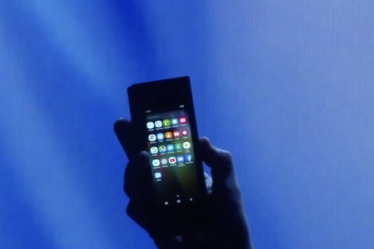 هنا.. تعرف على اهم مميزات جهاز سامسونج القابل للطي.