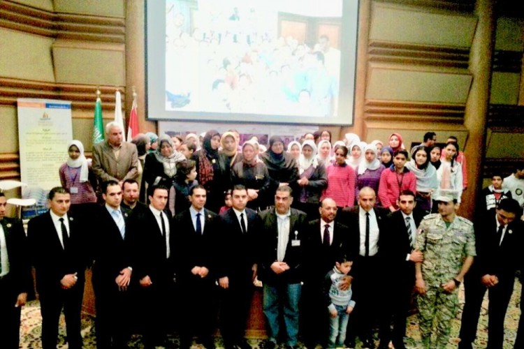 سفير النوايا الحسنه يزور مرضي سرطان الاطفال بالقاهرة