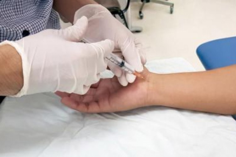 هل حقن الستيرويدات مناسبة لعلاج المفاصل والأوتار؟