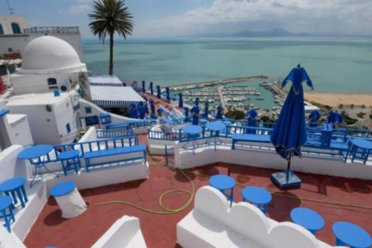 في ظل «كورونا»... تونس تسعى لإنقاذ الموسم السياحي