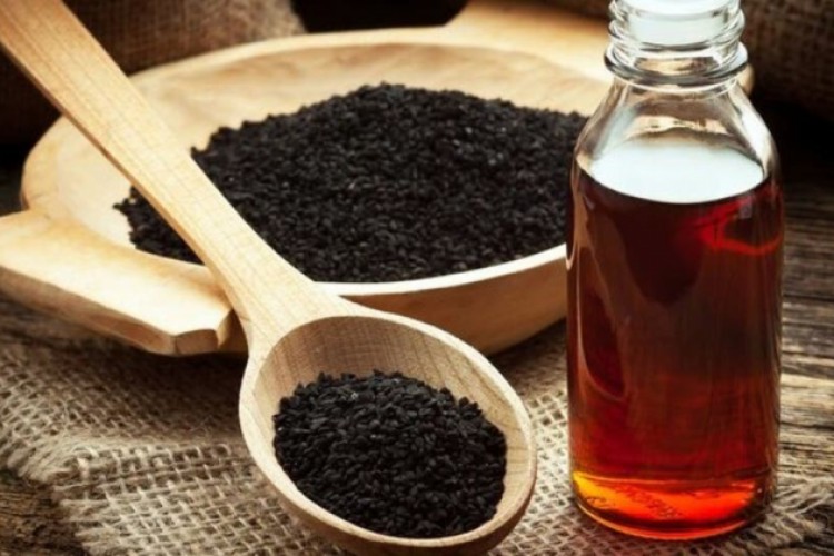 7 فوائد علاجية لزيت الحبة السوداء