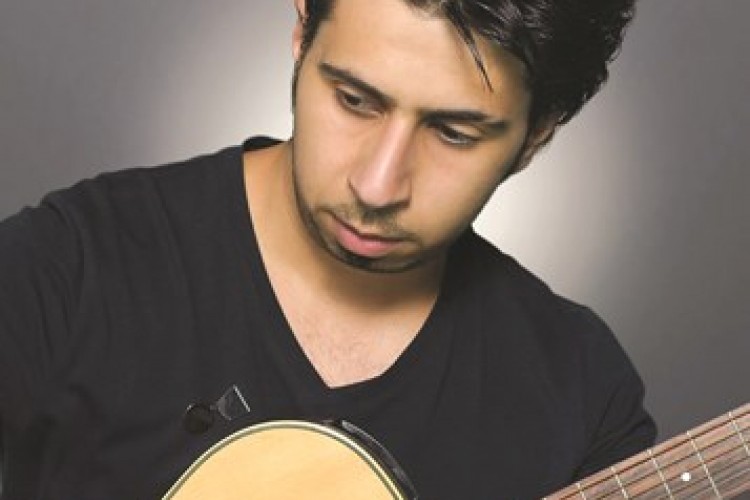 بالفيديو.. فيصل الخرجي: أتبع خطى عبدالله الرويشد وهذا ردي على انتقادات «لما شفتج بالجابرية»