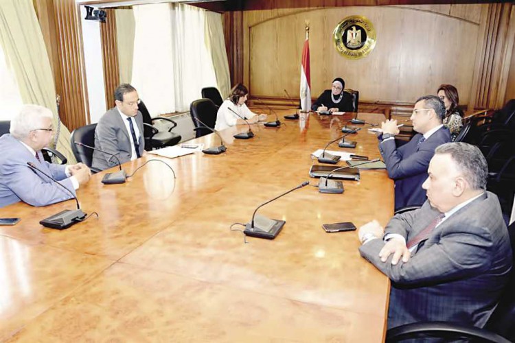 «الصناعة»: توفير مدخلات إنتاج محلية لتلبية احتياجات منتجى الملابس