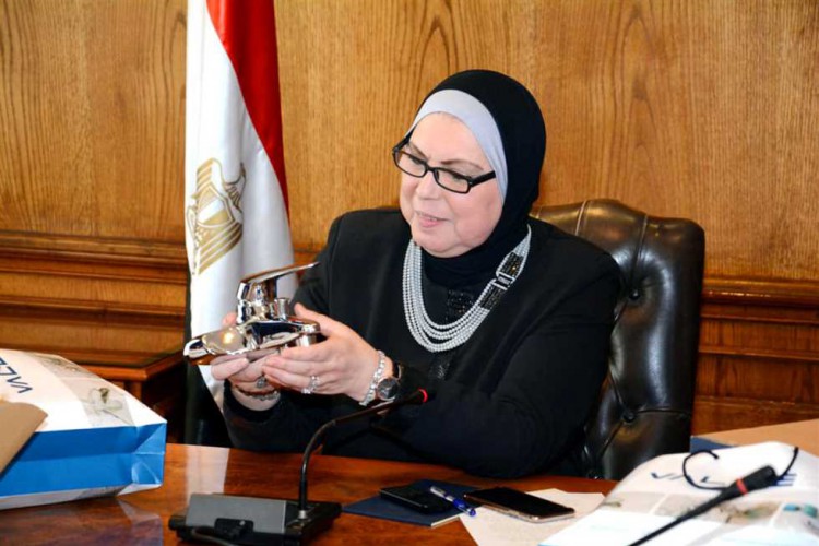 اتحاد الصناعات و«تكنولوجيا المعلومات» يطلقان خطا ساخنا لحالات كورونا بالمصانع