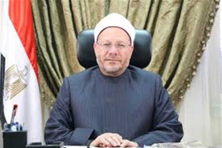 «الإفتاء»: لا تجوز الصلاة في المنزل خلف التليفزيون أو الإذاعة