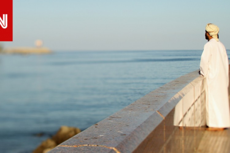 بعد "عدد الوافدين الشاغلين لوظائف قيادية".. عُمان تخاطب شركاتها الحكومية