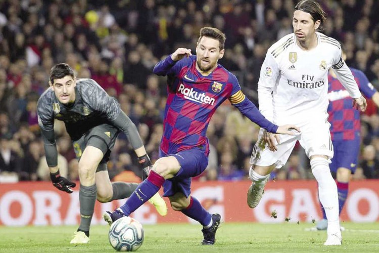 ميسى يدرس الرحيل عن برشلونة نهاية الموسم