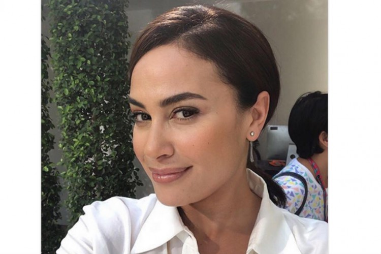 هند صبري: اتعلمت «كروشيه» في الحجر.. وواحشني حضن أمي