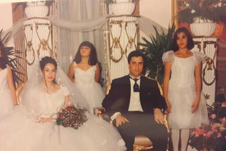 قريبة ياسمين صبري تنشر صورًا من طفولتها: «عرفتوا الحلاوة جاية منين؟»