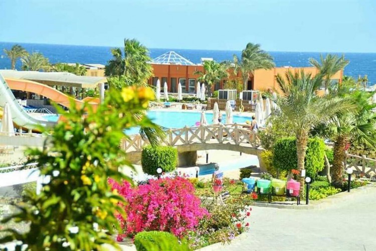 إخطار القرى السياحية بالبحر الأحمر بضوابط عودة الرحلات الداخلية تجريبيا (تفاصيل)