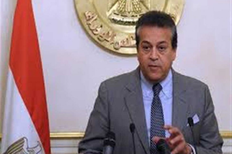 «عبدالغفار»: مصر الأولى بالشرق الأوسط في تجارب إيجاد علاج لفيروس كورونا