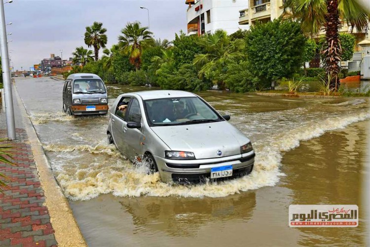 قبل المشروعات الجديدة.. هل ينقذ العلم «التجمع الخامس» من الغرق مجددًا؟