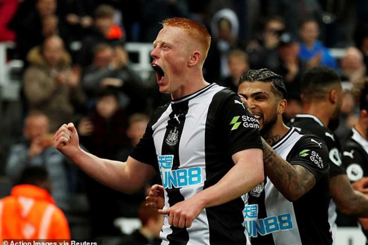 كلمة السر «نيوكاسل».. السعودية تسعى لإنهاء احتكار قطر وبث «البريميرليج» مجانًا