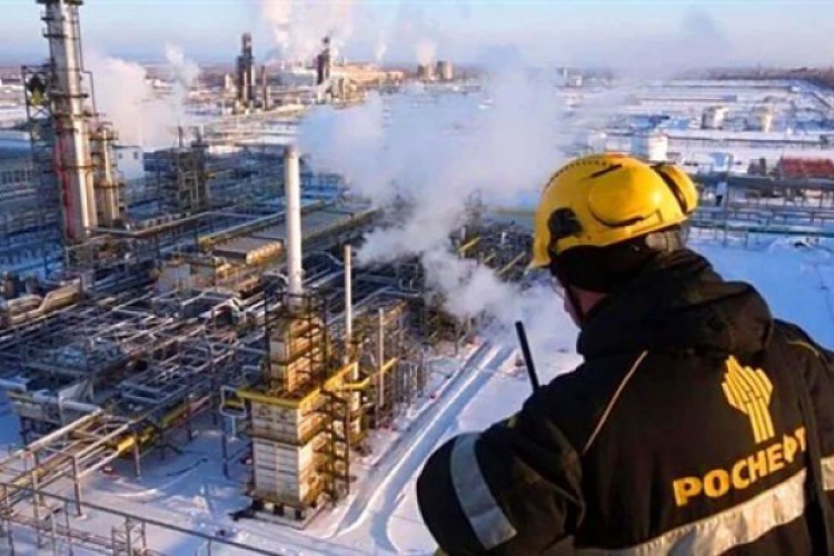 روسيا تخفض انتاجها النفطي أوائل الشهر الحالي - 24.ae