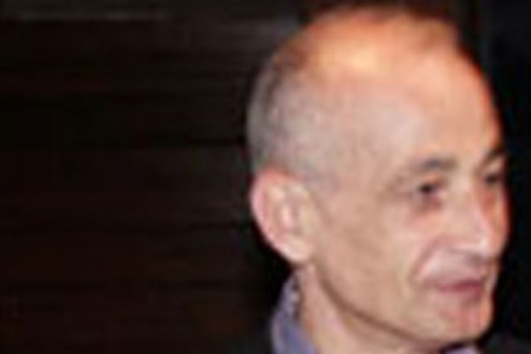 فك الحظر على بيع "محمود الجمال" أسهمه فى شركة سى آى كابيتال - اليوم السابع