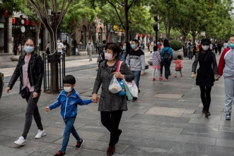 خبر سار من الصين.. تخفيض تصنيف مخاطر الإصابة بفيروس كورونا - أخبار كورونا - سكاي نيوز عربية Sky News Arabia