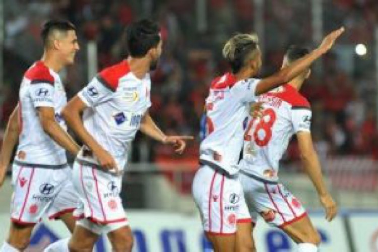 الوداد يواصل تدريباته بـ5 لاعبين فى كل ملعب استعدادا لمواجهة الأهلي - اليوم السابع