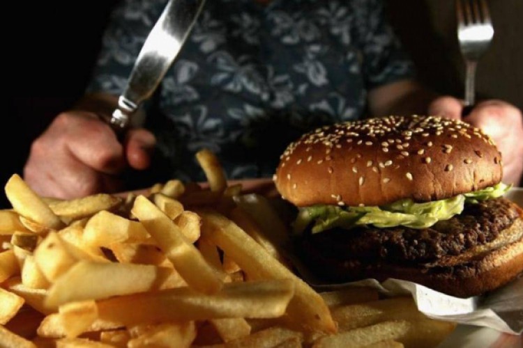 خوفا من كورونا.. بلدة تخضع سكانها لرجيم تخفيف الوزن - Sky News Arabia سكاي نيوز عربية