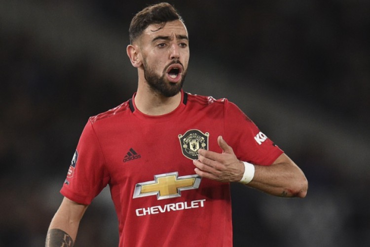 "الفيفا" يحقق في ادعاء "احتيال" في صفقة انتقال فرنانديز إلى يونايتد - RT Arabic